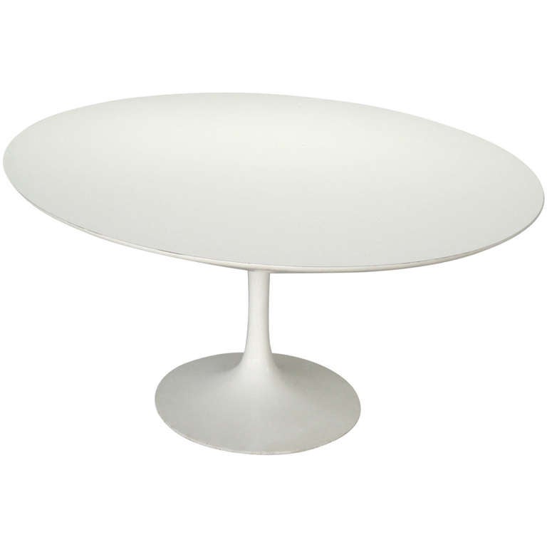 Large White Oval Dining Table by Eero Saarinen for Knoll at 1stdibs