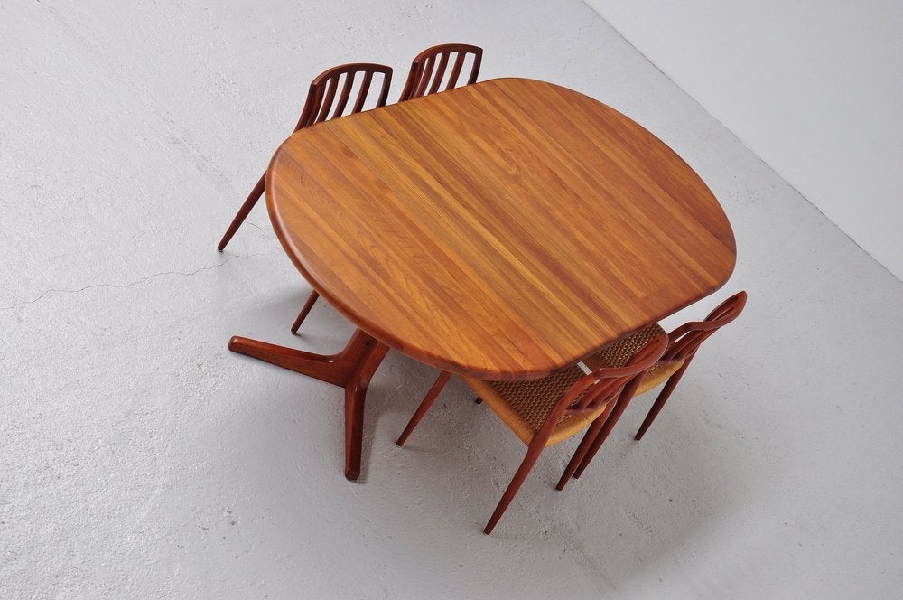 Dining Table: Oval Dining Table With Leaves